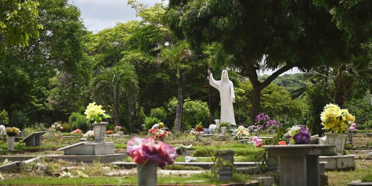 El Día de la Madre en los camposantos de Barranquilla