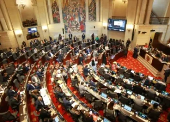Reforma a la salud revive en el Congreso: radican informe clave para destrabar el proyecto