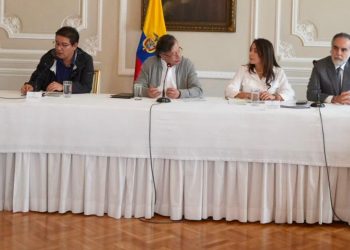Petro se reúne con misión internacional de observación electoral en la Casa de Nariño