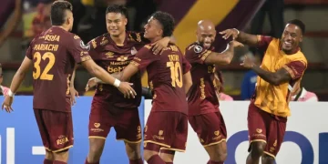Tolima goleó a Nacional y quedó líder del grupo