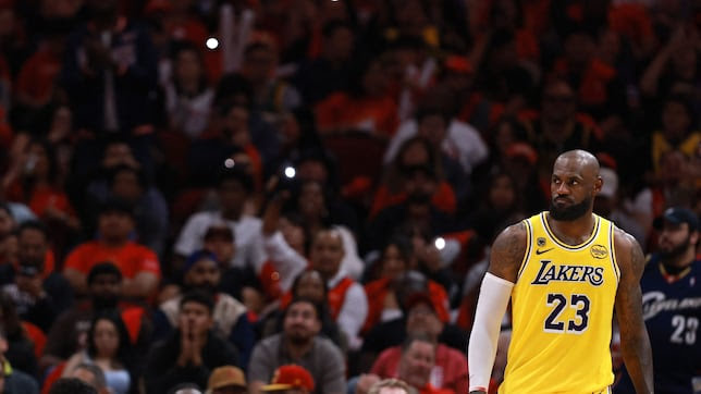 LeBron supera a 24 franquicias en series ganadas de playoffs