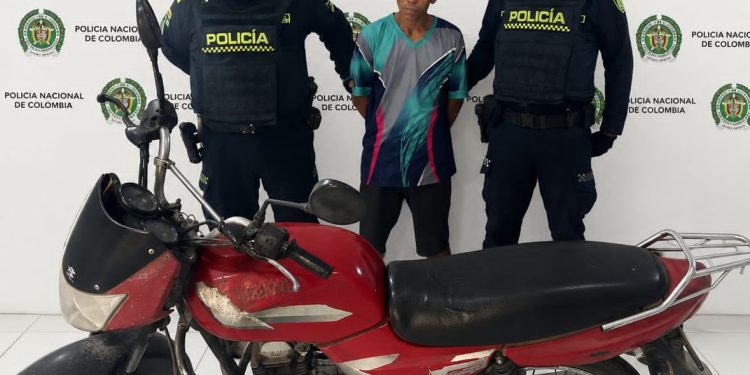 Se movilizaba en una moto reportada como hurtada y fue capturado en PuebloViejo