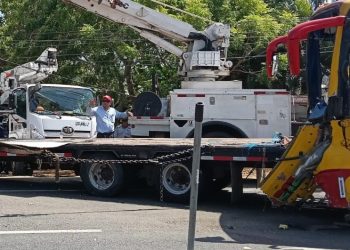 “16 heridas dejó choque entre un bus intermunicipal y una camioneta con tráiler”: Ruta Costera