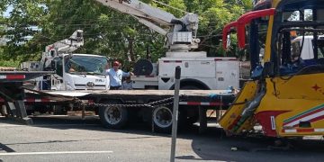 “16 heridas dejó choque entre un bus intermunicipal y una camioneta con tráiler”: Ruta Costera