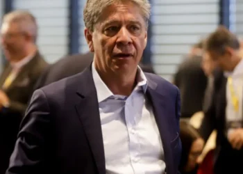Bruce Mac Master cuestiona al Gobierno tras freno al megaproyecto Conexión Centro