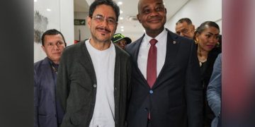Movimiento estratégico en la contienda: Luis Gilberto Murillo declina su candidatura y se suma a la campaña de Iván Cepeda