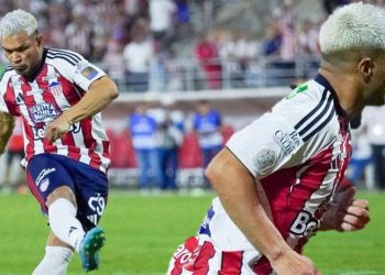 Teófilo volvió a aparecer en el momento grande y llevó a Junior a otra final