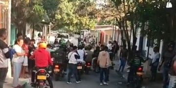 Atentado sicarial en Ciudad Modesto deja dos hombres heridos en Barranquilla
