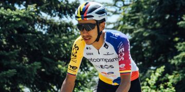 Egan Bernal va por el podio: el colombiano lidera al Ineos en el Giro de Italia 2026