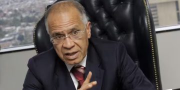 Exministro Gómez Méndez respalda a la Fiscalía en polémica por suspensión de capturas del Clan del Golfo