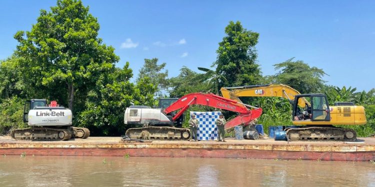 Armada intensifica ofensiva contra la minería ilegal en Bolívar y Antioquia