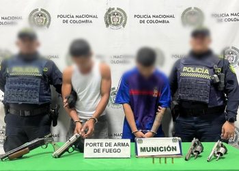 Caen dos hombres armados en el barrio La Luz: les hallaron cuatro armas de fuego