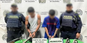 Caen dos hombres armados en el barrio La Luz: les hallaron cuatro armas de fuego