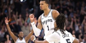 Wembanyama igualó la serie ante Oklahoma