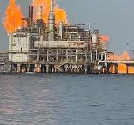 Incendio en planta Lamargas en el Lago de Maracaibo; habría trabajadores heridos