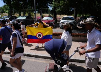 Colombianos votaron en España con ambiente de fiesta 