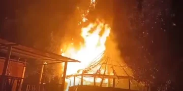 Bomberos alertan sobre riesgo de incendios en kioscos de paja y zonas verdes de Barranquilla