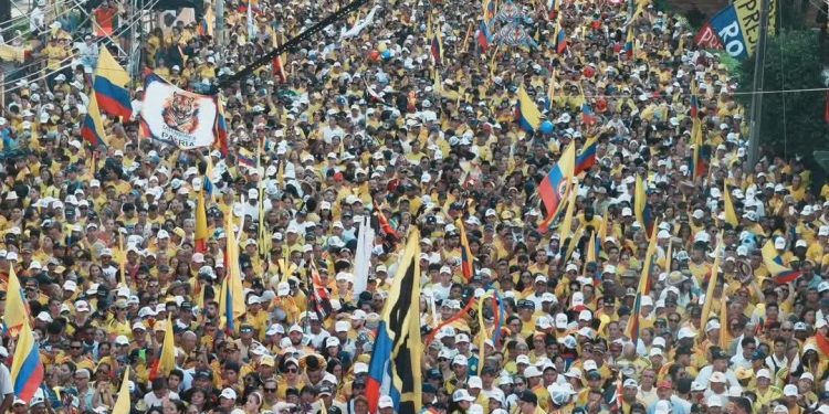 Multitudinario cierre de campaña de Abelardo de la Espriella congregó a miles de personas en Buga
