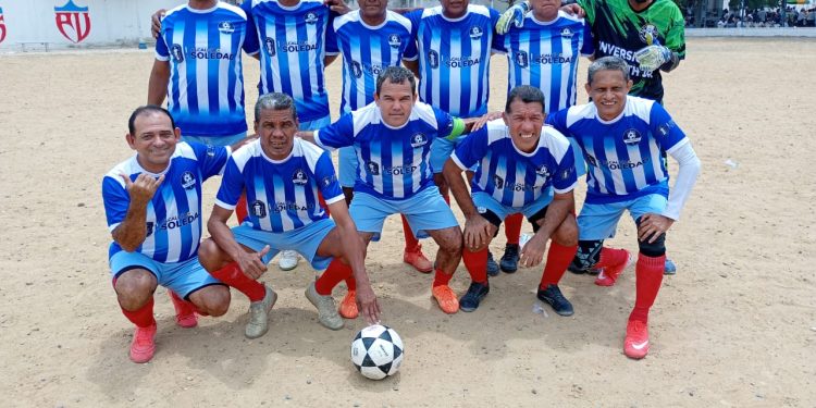 Junior, campeón con todos los honores