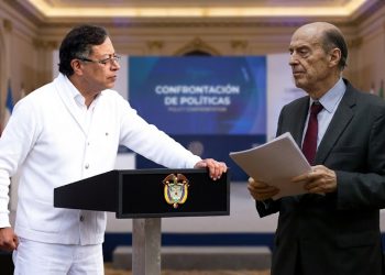 “Acabó con la campaña de su candidato”: la fuerte misiva de Álvaro Leyva contra Gustavo Petro