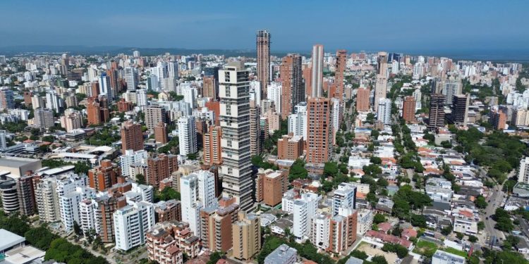 Expertos y líderes influyentes se reúnen en Barranquilla para impulsar inversiones sostenibles en Colombia