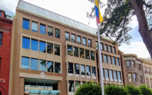 Embajada de Colombia en Washington desmiente suspensión de Petro y ratifica que sigue ejerciendo la Presidencia
