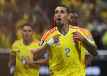 Daniel Muñoz conquista el Mundial: la prensa internacional se rinde ante el colombiano