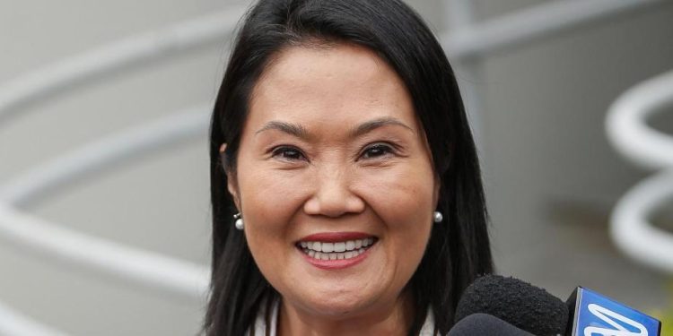 Keiko Fujimori gana las elecciones presidenciales de Perú tras un ajustado escrutinio