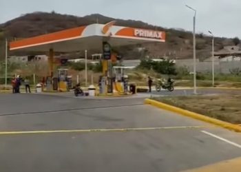 Sicarios irrumpen en estación de gasolina en Santa Marta y asesinan a hombre que iba a tanquear su moto