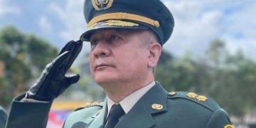 Lobby en el Ejército: El polémico general que intenta reengancharse tras la baja de Erick Rodríguez
