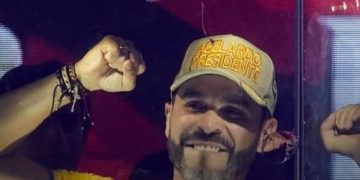 Corte Suprema suspende decisión que restringía a Abelardo de la Espriella el uso de símbolos de campaña