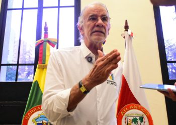 Gobernador Eduardo Verano destacó tranquilidad de la jornada electoral y llama a la participación en segunda vuelta