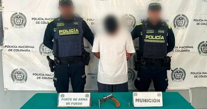 Capturan en Villa Carolina a joven con revólver abastecido durante operativos de control en Barranquilla