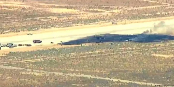 Ocho personas fallecen al estrellarse un B-52 en California