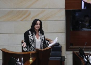 María Fernanda Cabal renuncia al Senado: “Me voy con el orgullo de ser la mujer más votada y orgullosamente de derecha”