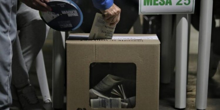 EE. UU. estaría monitoreando denuncias sobre presunta compra de votos en Colombia de cara a la segunda vuelta