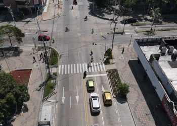 Comienza la intervención artística que llenará de color la avenida Shakira: estos son los cierres viales y desvíos de Transmetro