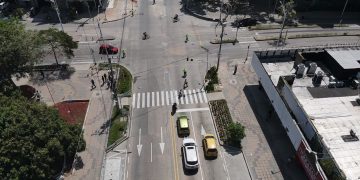 Comienza la intervención artística que llenará de color la avenida Shakira: estos son los cierres viales y desvíos de Transmetro