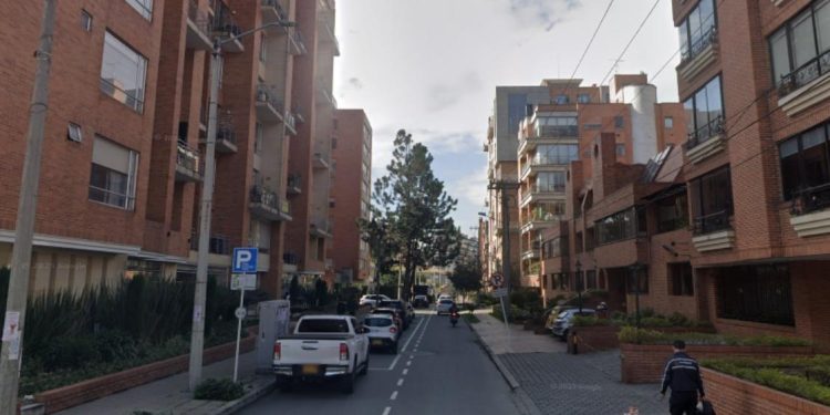 Hallan el cuerpo de una mujer dentro de una maleta en apartamento turístico de Bogotá