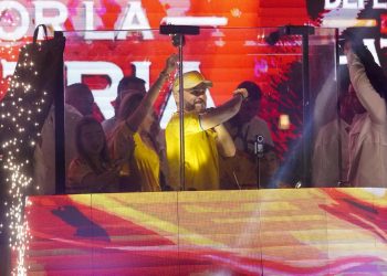 De La Espriella endurece su discurso tras la primera vuelta: “No se van a robar la democracia”