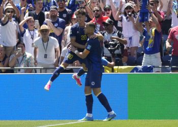 Bosnia mantiene vivo el sueño mundialista tras vencer a Qatar