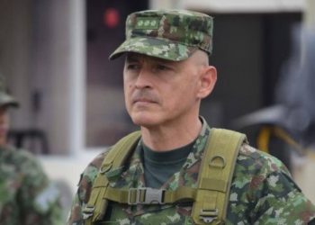 Sorpresiva decisión: sale del Ejército el general Erick Rodríguez, clave en las operaciones militares