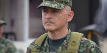 Sorpresiva decisión: sale del Ejército el general Erick Rodríguez, clave en las operaciones militares