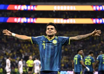 Colombia es líder de su grupo tras vencer 3-1 a Uzbekistán  