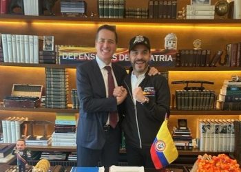 Senador Bernie Moreno se reúne con Abelardo de la Espriella en Barranquilla y aborda posible impacto migratorio para colombianos en EE. UU.