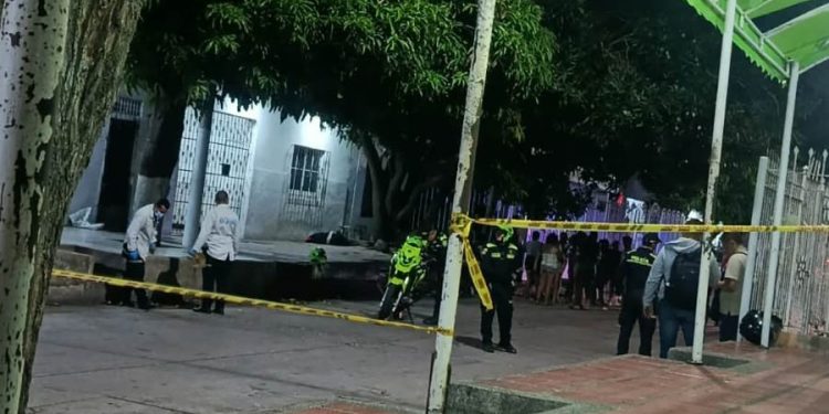 Mototaxista fue asesinado y una mujer resultó herida en atentado sicarial en el barrio Alfonso López