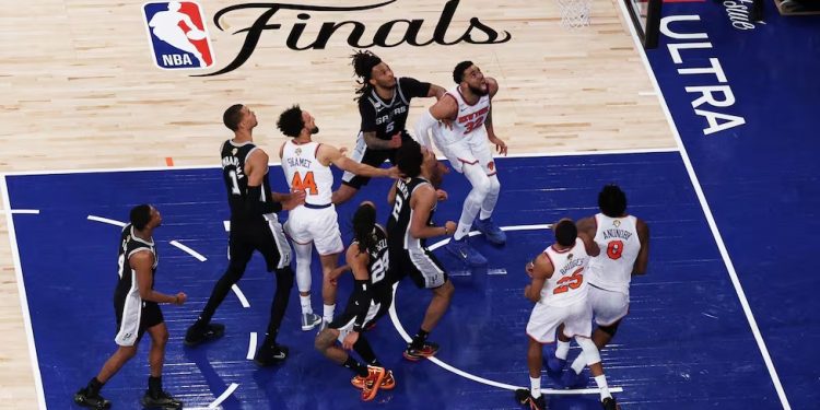 Remontada histórica: los Knicks quedan a un triunfo del anillo tras levantar 29 puntos ante San Antonio