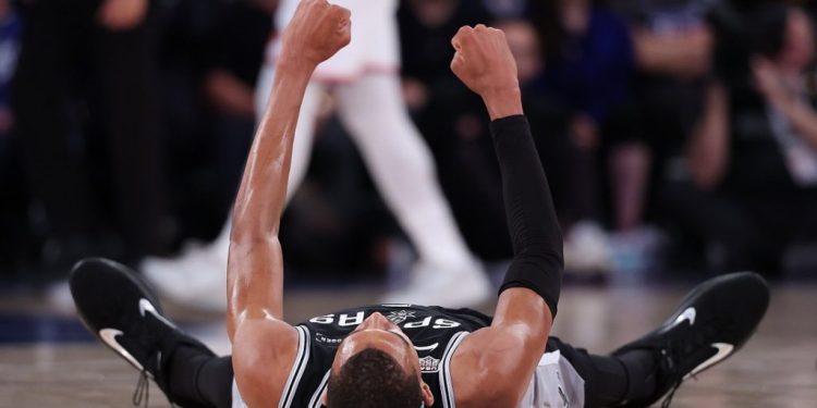 Spurs reaccionan en Nueva York y se mantienen con vida en las Finales de la NBA