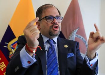 Ministro del Interior de Ecuador asegura que criminales buscan refugio en Colombia para evadir a la justicia