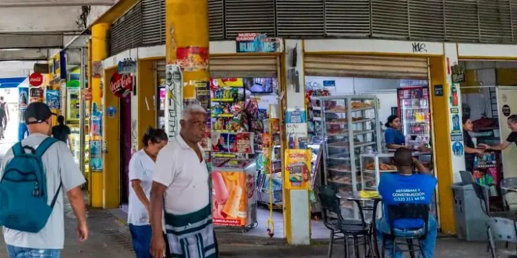 Comercio en Colombia reporta debilidad en ventas durante abril: 29% de empresarios registró caídas, según Fenalco